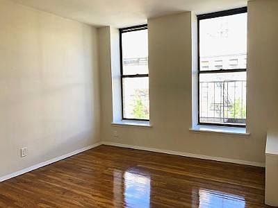 2nd image of 951 Amsterdam Ave APT 5C
