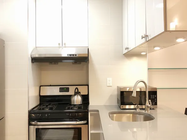 122 Elizabeth Street image 1 of 12