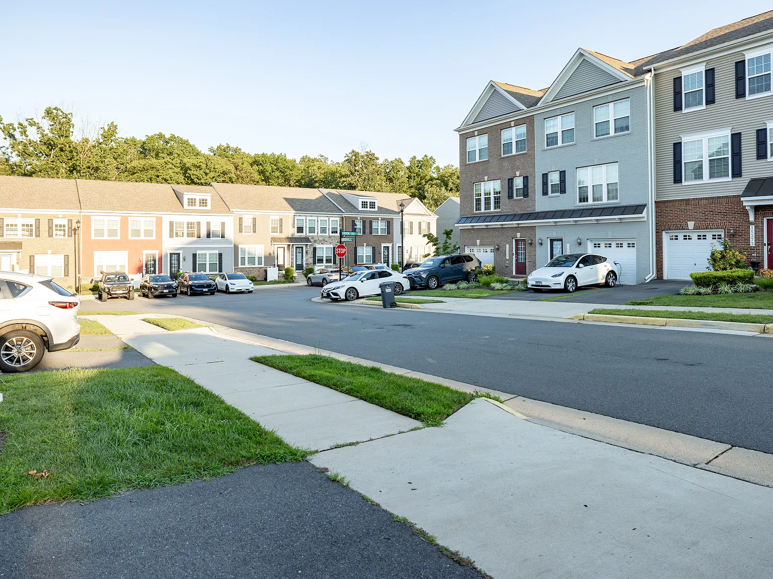 3 bed, 3.5 bath, 2133 sqft, $3,050 — Photo 1