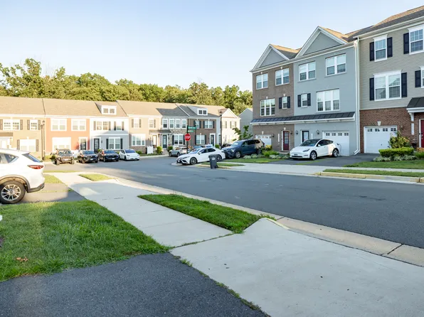 15275 Cartersville Ct, Haymarket, VA 20169