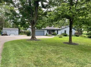 1253 Gearhart Rd, Sidney, OH 45365
