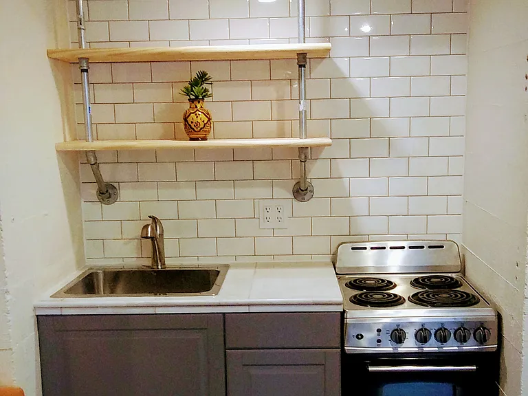 733 N 92nd St — Photo 30