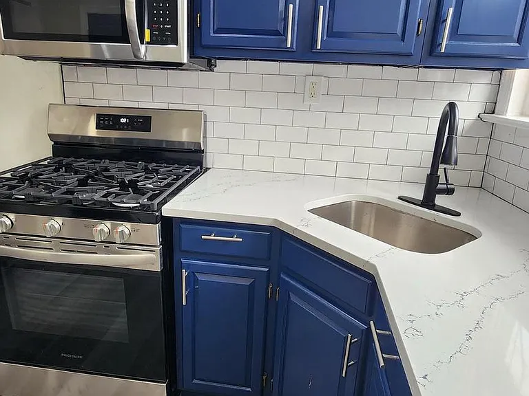 211 Wright Ave — Photo 6
