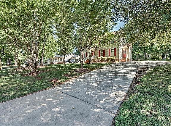 3rd image of 4573 Huntington Dr