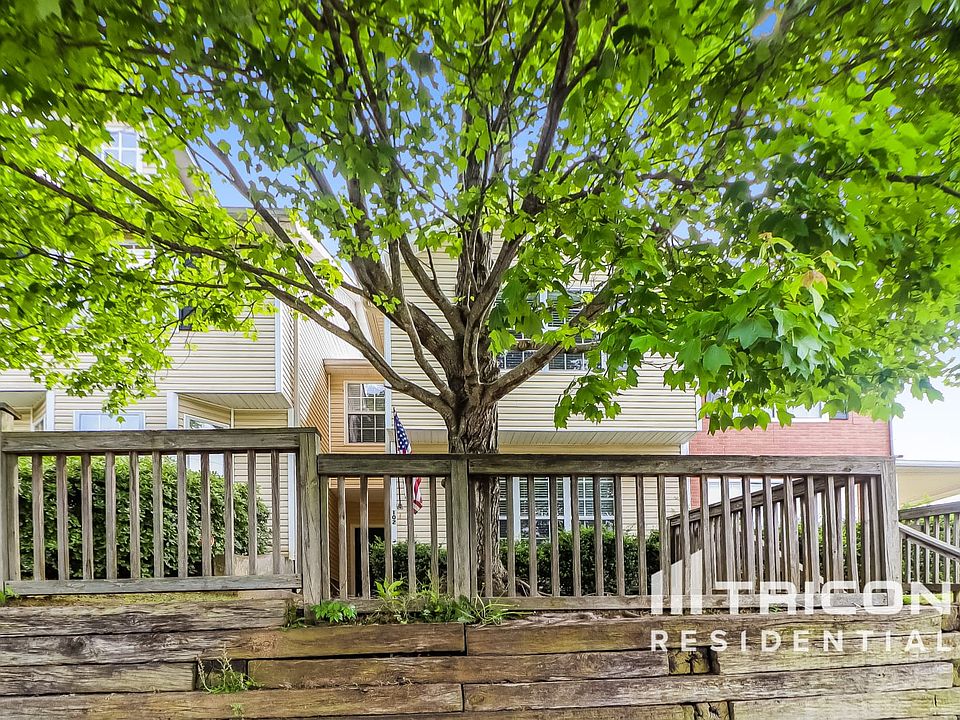 1st image of 102 Hawkeye Ln