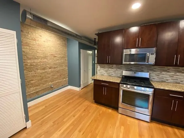 6232 N Broadway Ave #2, Chicago, IL 60660