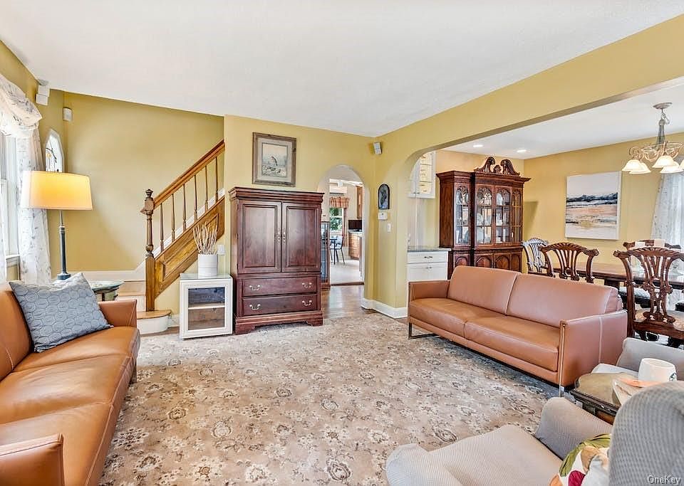 47 Emmett Street, New Hyde Park, NY 11040 Zillow