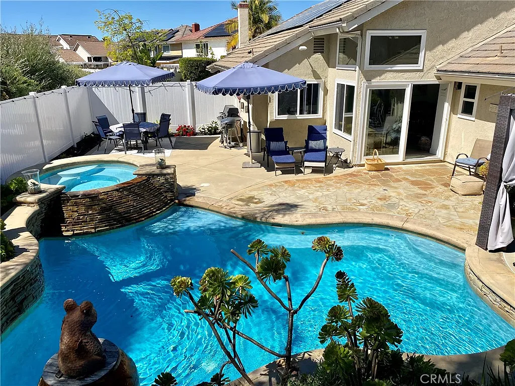 3 bed, 1800 sqft, $10,000 — Photo 2