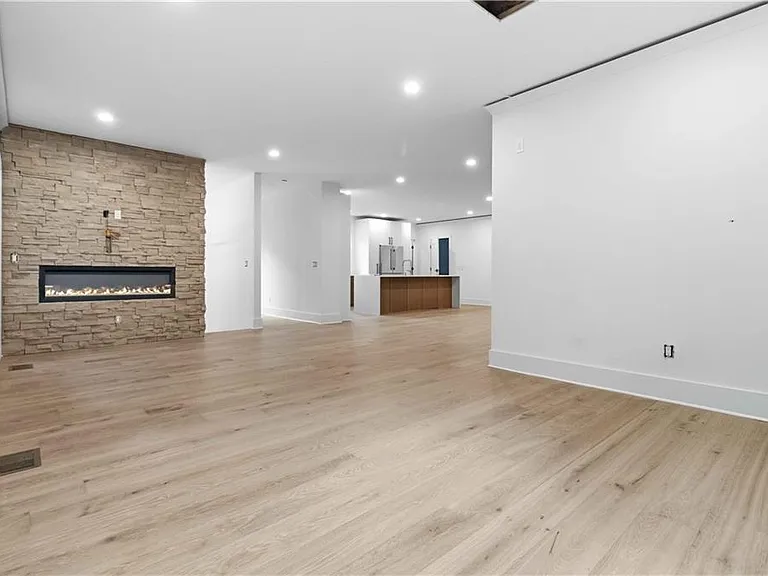 3196 Towerview Dr NE — Photo 68