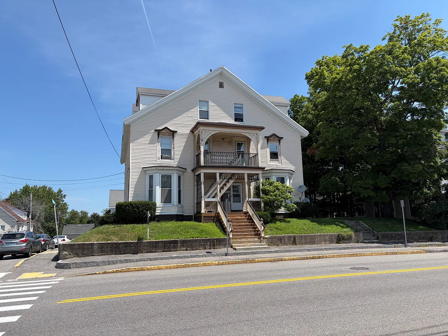 2 bed, 700 sqft, $1,700 — Photo 1