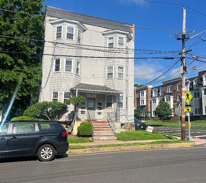 1st image of 9 Cedar St APT 3L