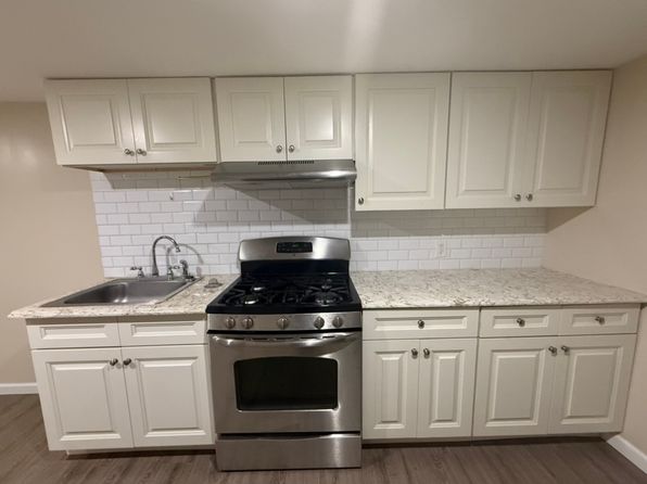 39 Gates Ave #1