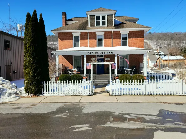 702 3rd Ave, Marlinton, WV 24954