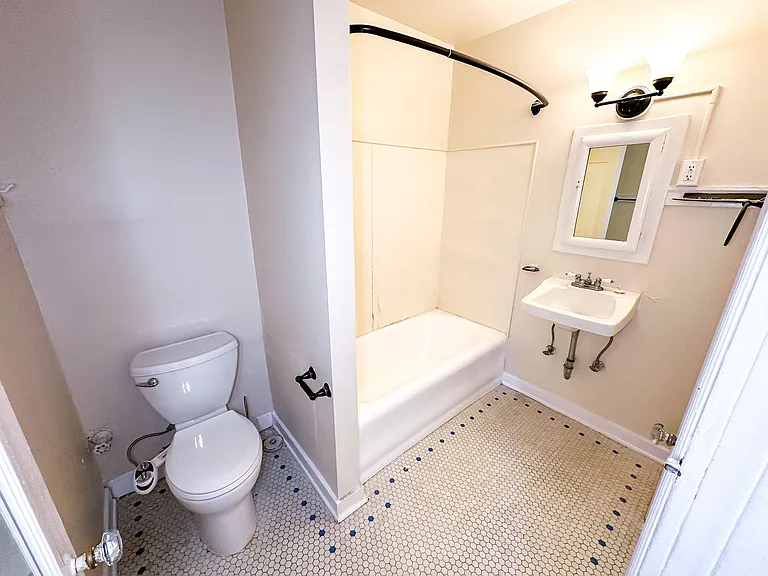 Belmont Apartments — Photo 12