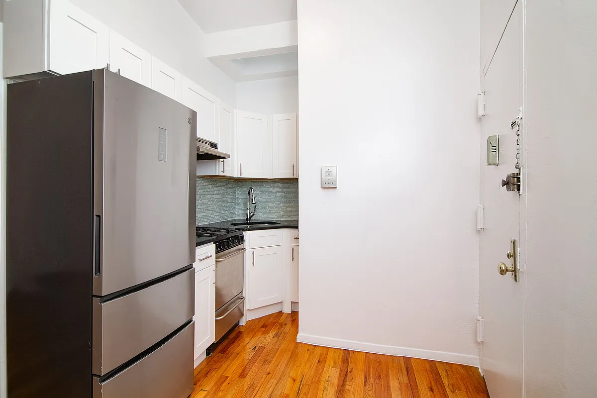 400 East 53rd Street — Photo 3