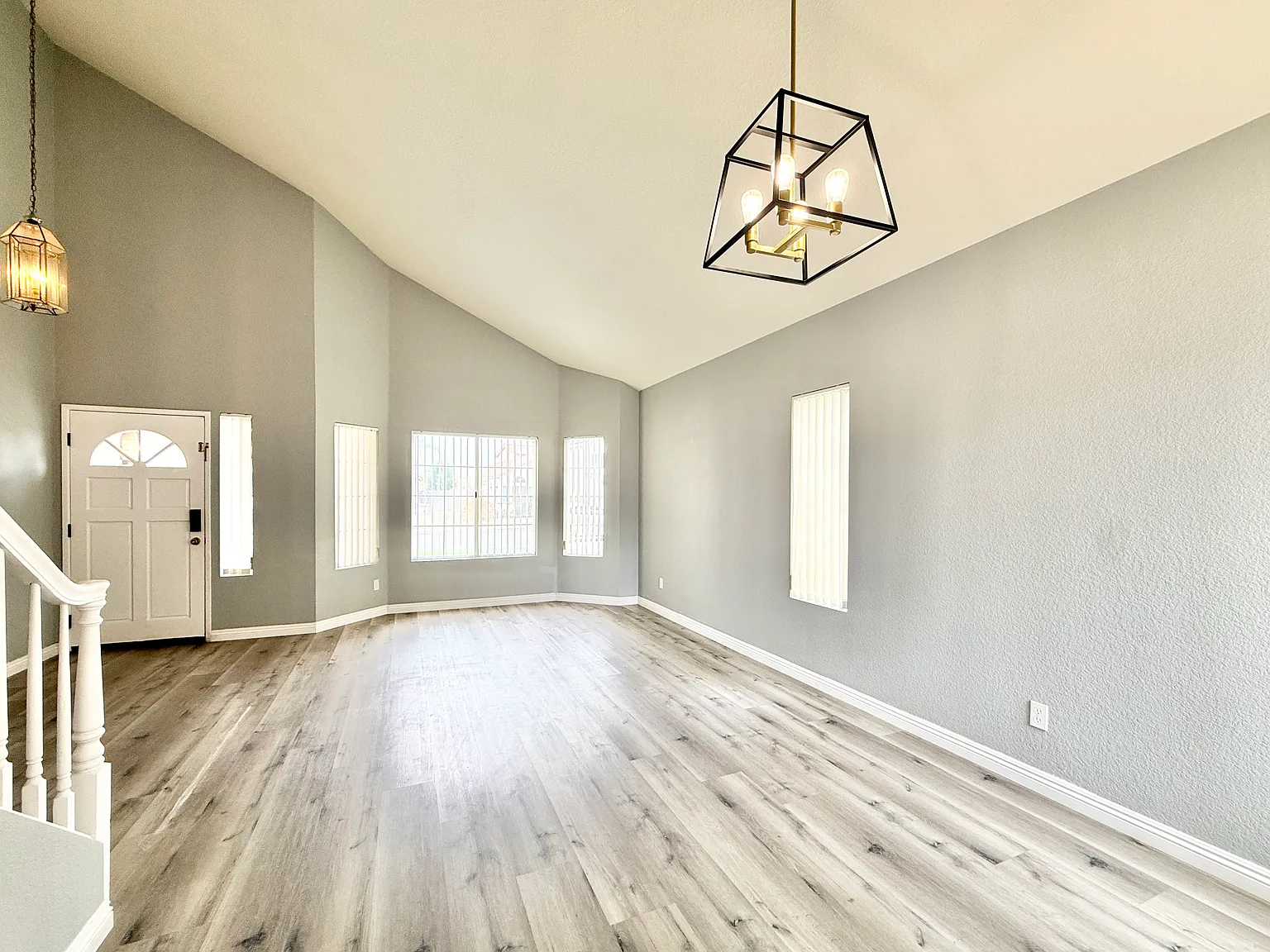 4 bed, 2017 sqft, $5,100 — Photo 3