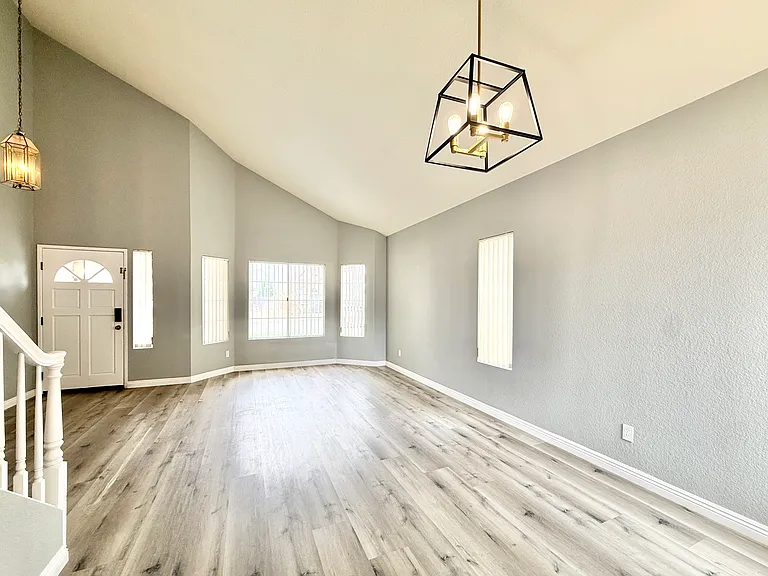 11739 Thomas Hayes Ln — Photo 3