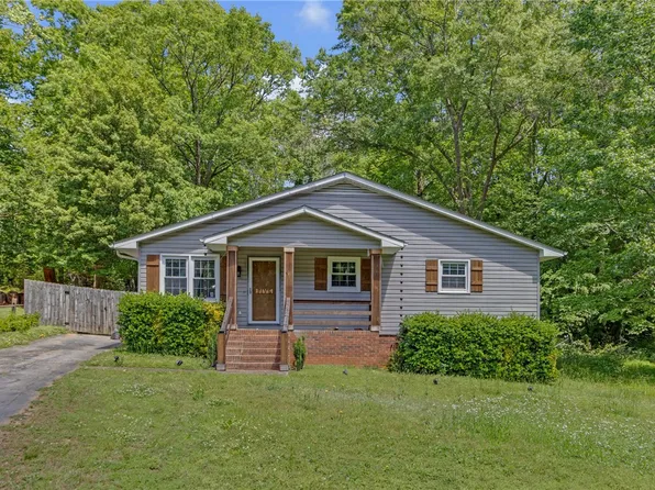 5 Parapet Dr, Wellford, SC 29385