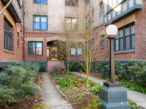 409 16th Avenue E #17, Seattle, WA 98112