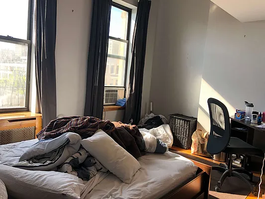 Rented by One New York Realty Inc | media 4