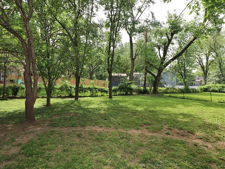 7237 Roe Ave — Photo 28