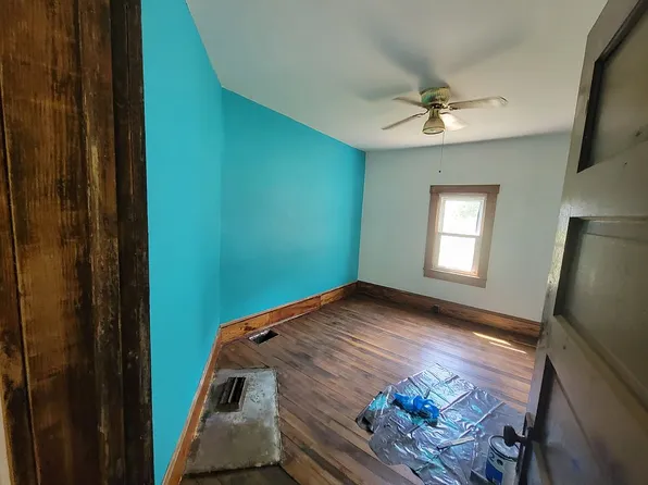 2023 Enterprise Rd, Piney Flats, TN 37686