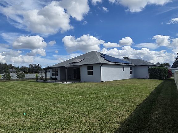 4th image of 523 SW Leona Dr