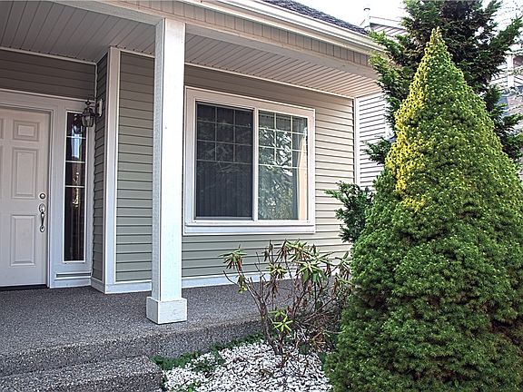 2nd image of 16341 Richmont Ct SE