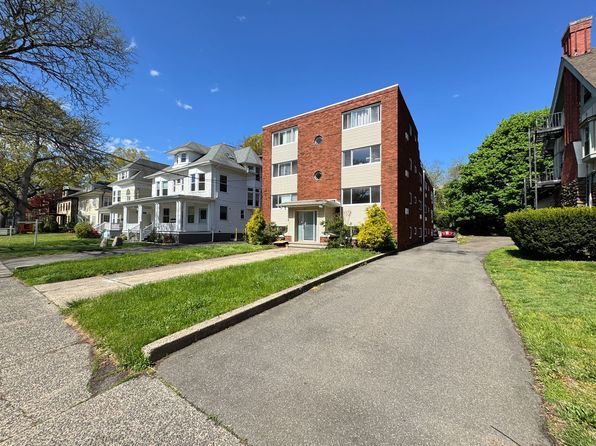 550 Whitney Ave #15
