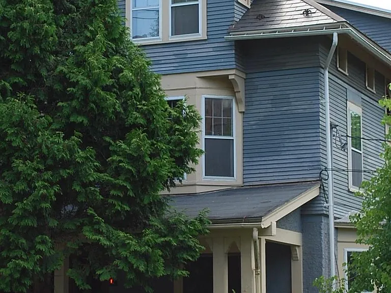 618 Stewart Ave #D — Photo 1