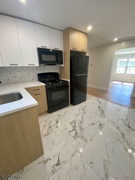 1st image of 323 Rutherford Ave #1