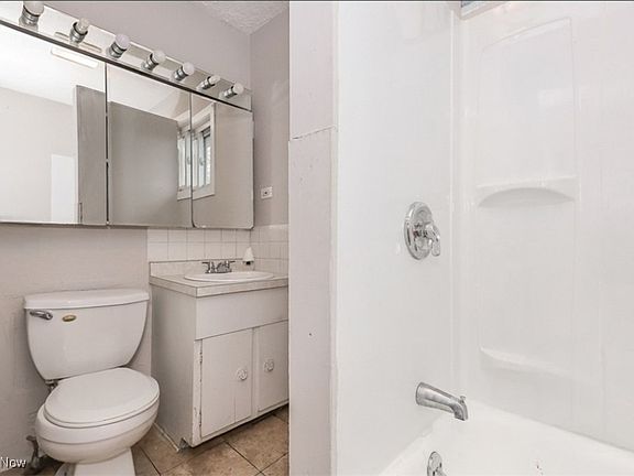 5th image of 2130 Quail St