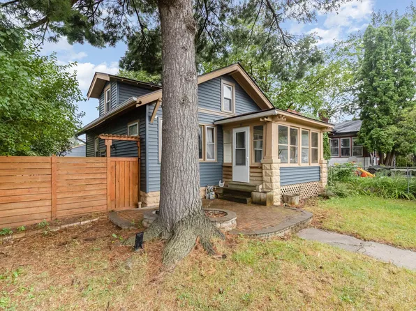 1134 Charles Ave, Saint Paul, MN 55104