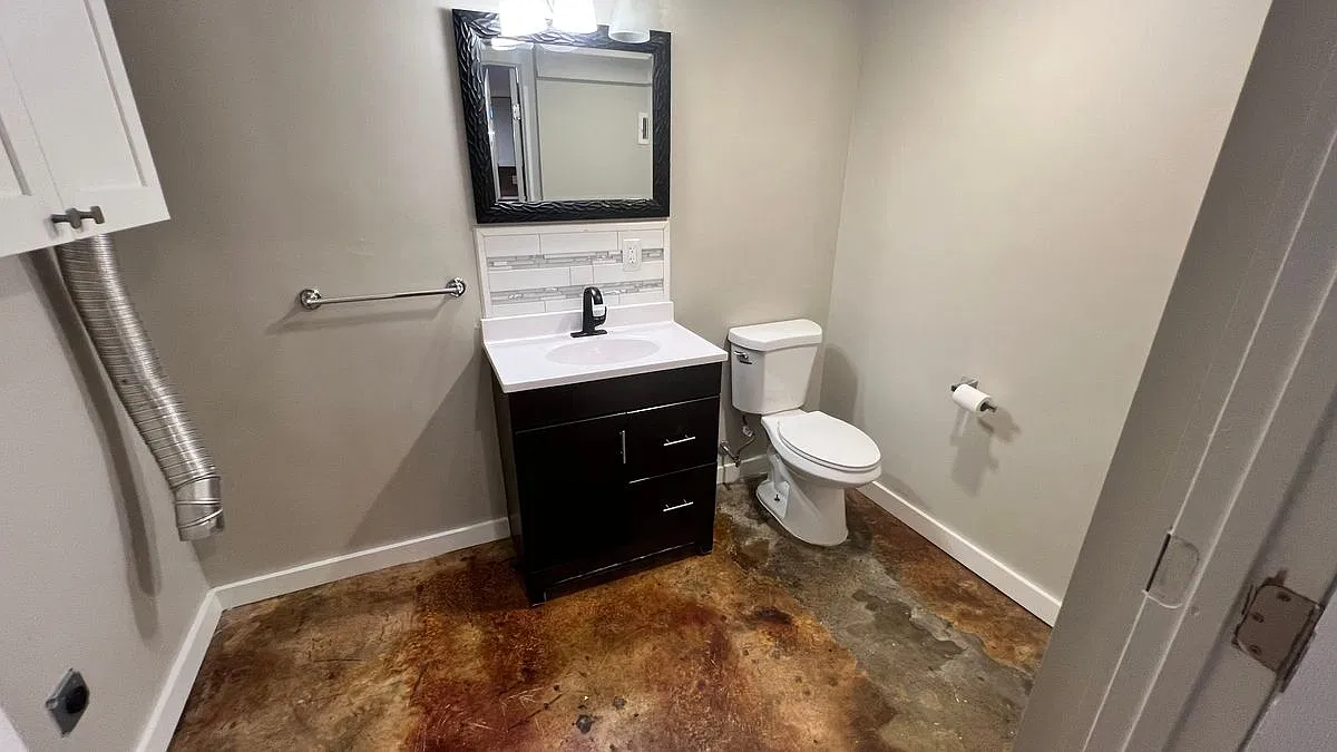 3 bed, 1.5 bath, 1236 sqft, $1,600 — Photo 2
