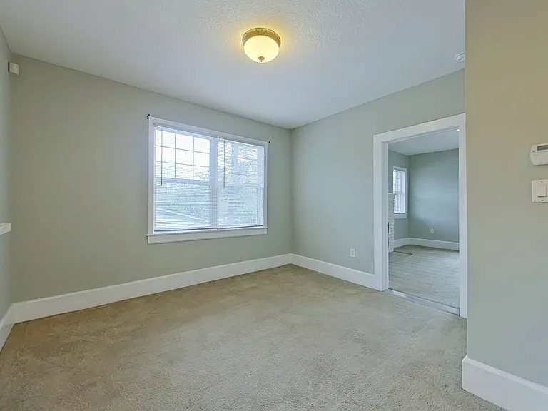 Dellwood Avenue 2920 — Photo 8
