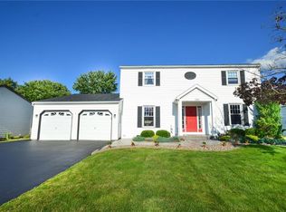 103 Castle Grove Dr, Rochester, NY 14612