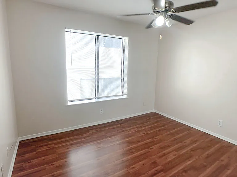 422 S Palm Dr #2 — Photo 12