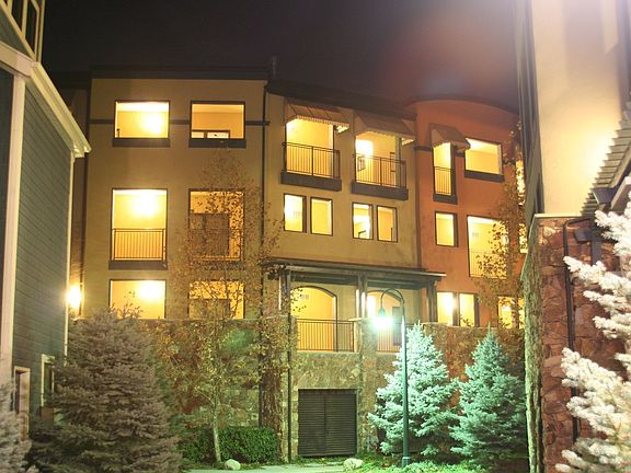 Close up of the back side of the complex,  unit is on the 3rd floor.