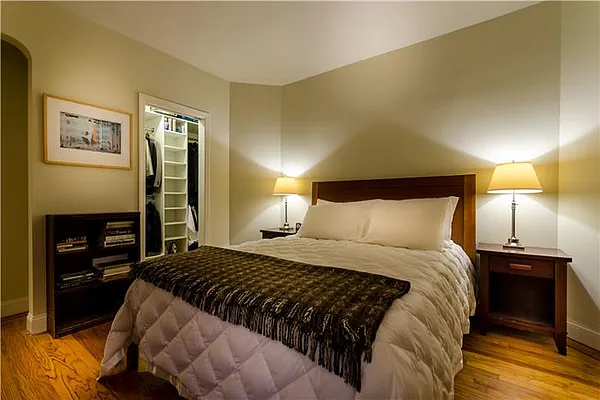 Sold by Maxwell Jacobs | media 3