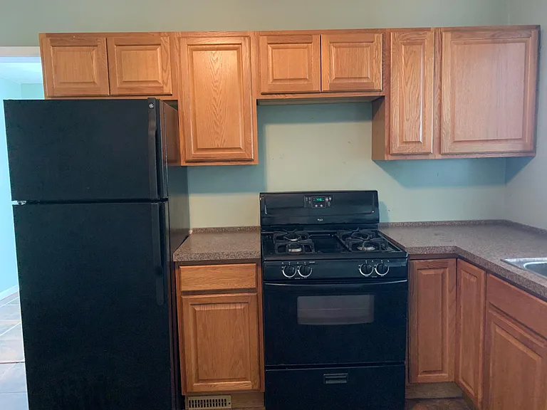 124 Washington St #B — Photo 11