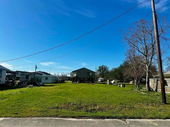 203 Chauvin St, Chauvin, LA 70344