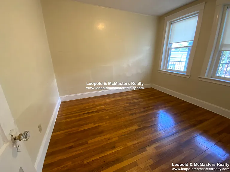 Kelton Street Apartments — Photo 78