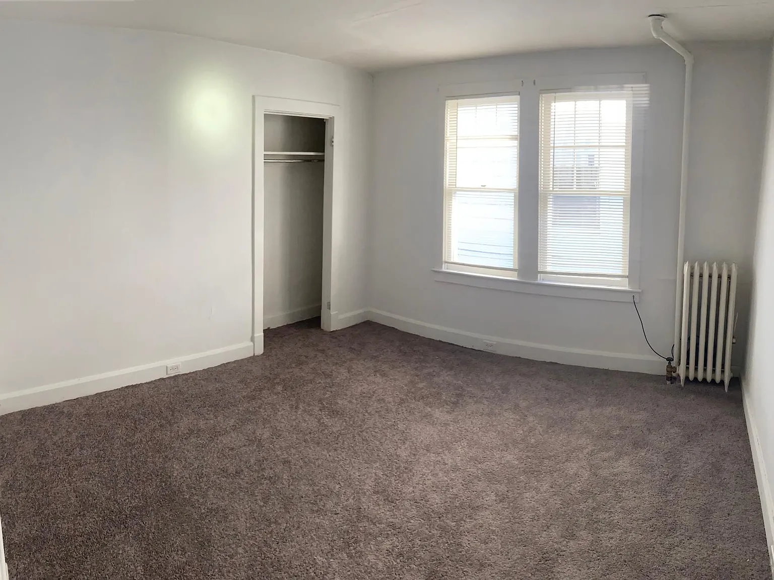 2 bed, $1,000 — Photo 2