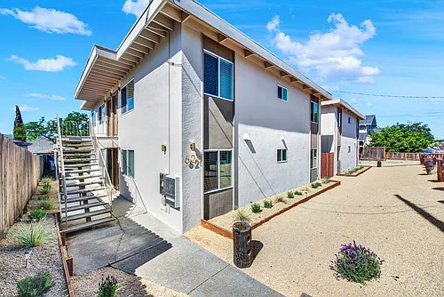 610 Military E Photo 1