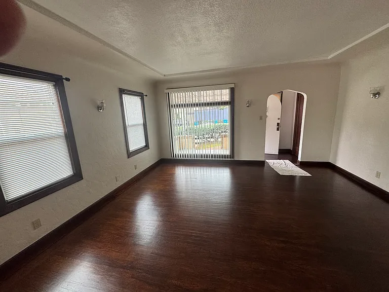 640 Alabama St — Photo 15