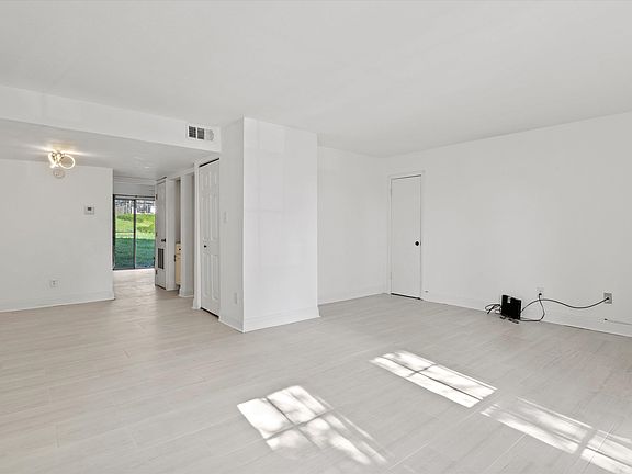5th image of 2020 Continental Ave APT 133