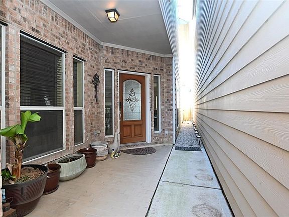 2nd image of 1375 Ella Pl