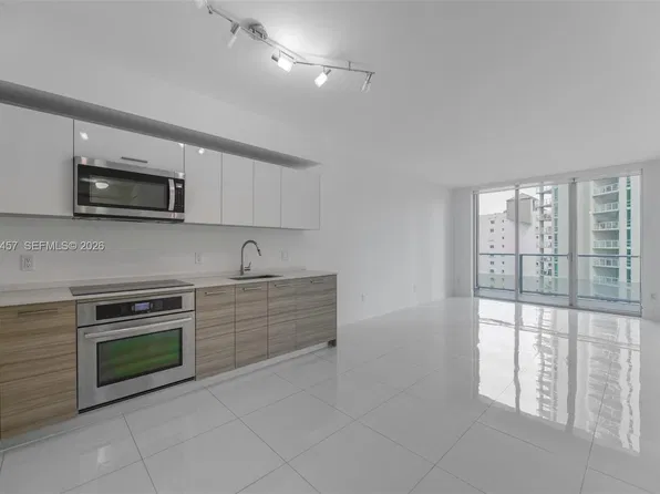 1300 Brickell Bay Dr APT 1203, Miami, FL 33131