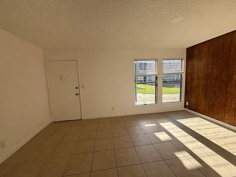 1-5010 Keeney St #39 — Photo 7