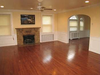 5th image of 5212 Woodbine Ave